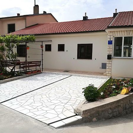 Apartment And Rooms Markovic 塞尼 外观 照片