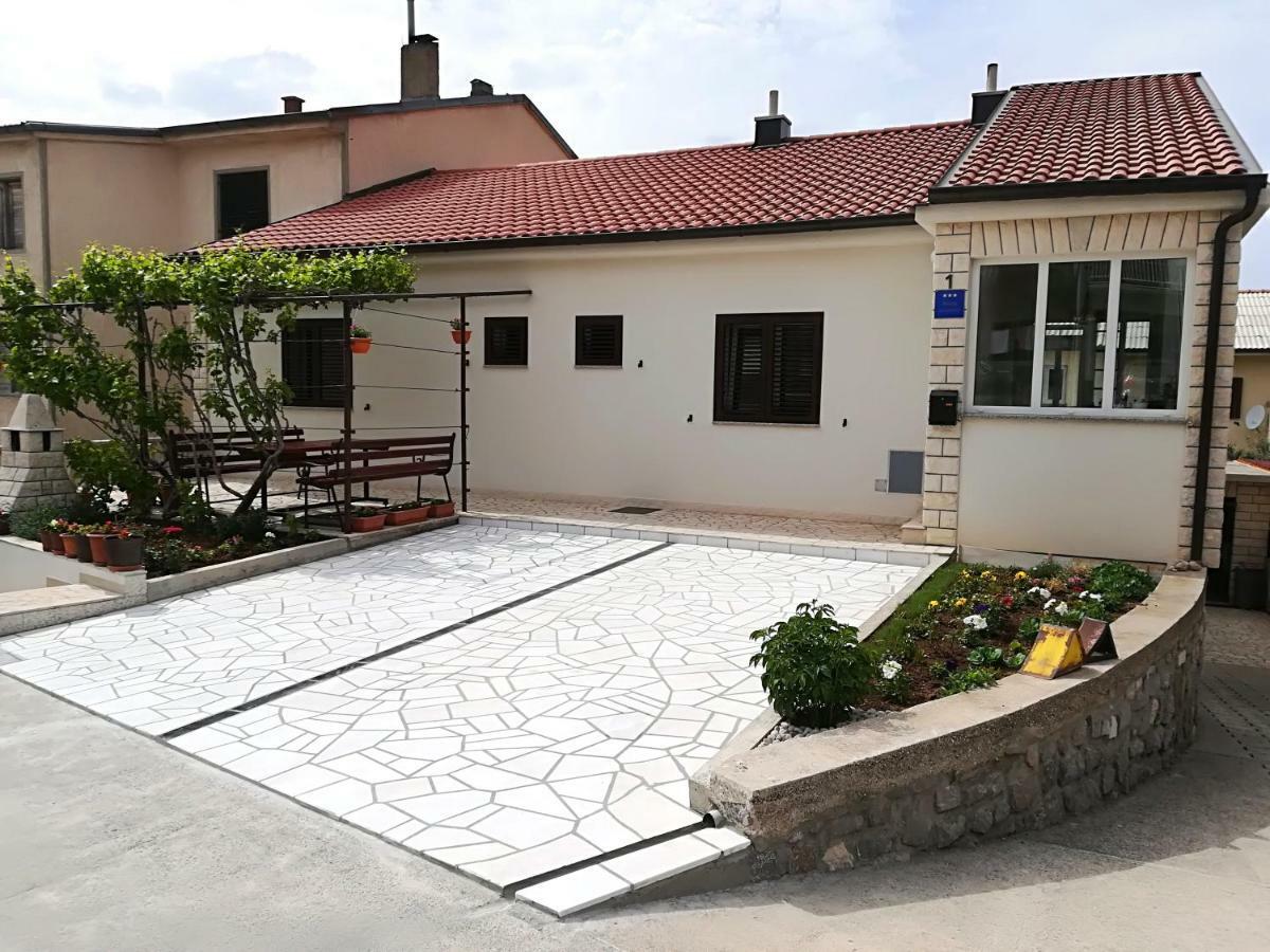 Apartment And Rooms Markovic 塞尼 外观 照片